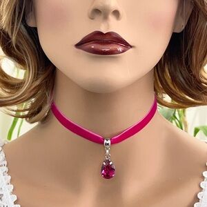 Handcrafted Elegant Pink Choker Necklace NEW never worn.